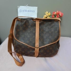 Authentic Louis Vuitton SAUMUR 35 monogram canvas Crossbody shoulder bag…
